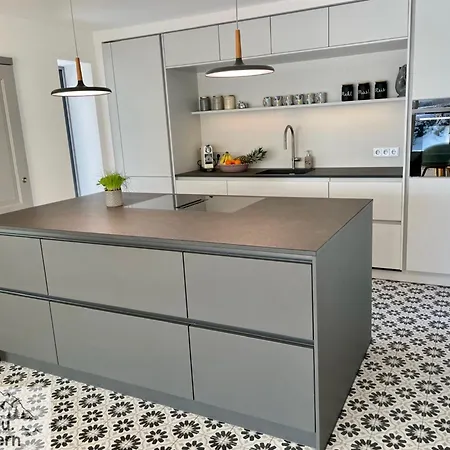 Holiday home Almaubayern - Mit Berblick Und Grossem Garten Ubersee